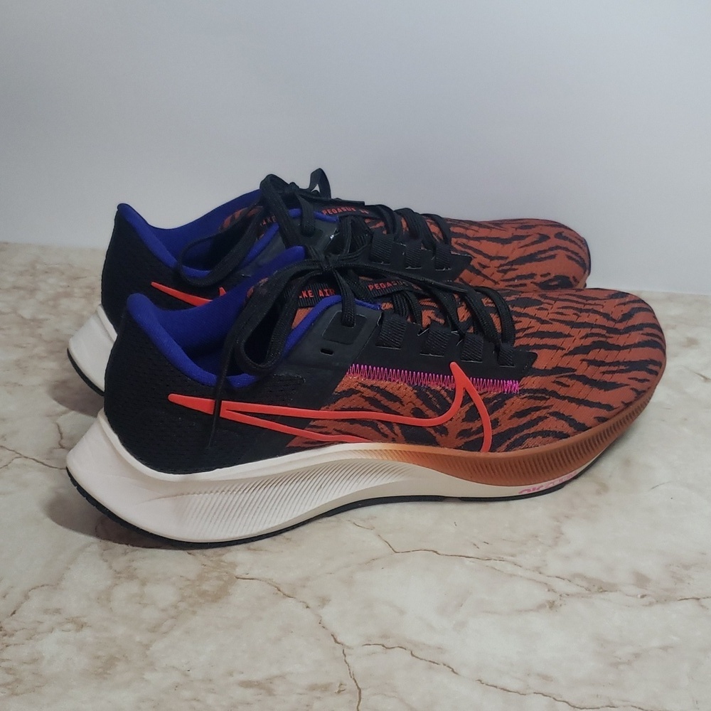 Nike Air Zoom Pegasus 38 Womens Animal Print Running Shoes Size 9 - Picture 3 of 8